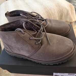 UGG Men's Chukka Boots in Gray Suede